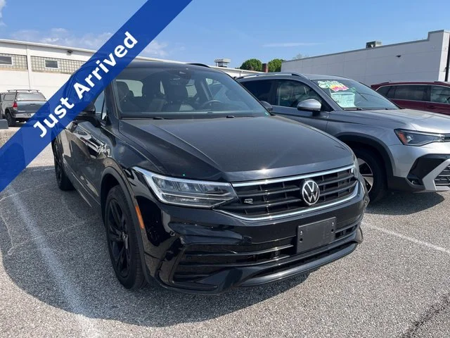 2023 Volkswagen Tiguan SE R-LINE BLACK
