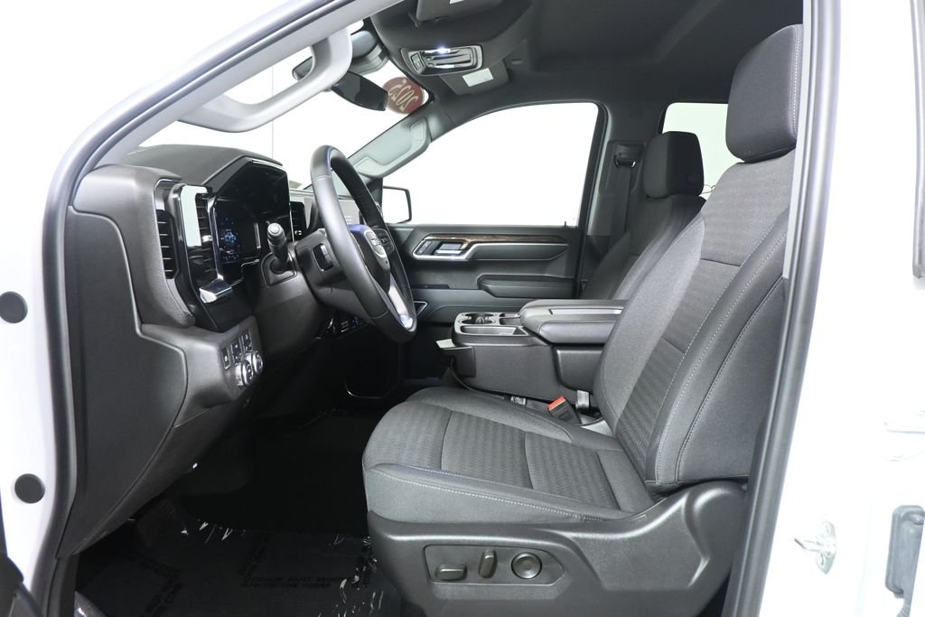 Used 2025 White GMC Elevation image 3