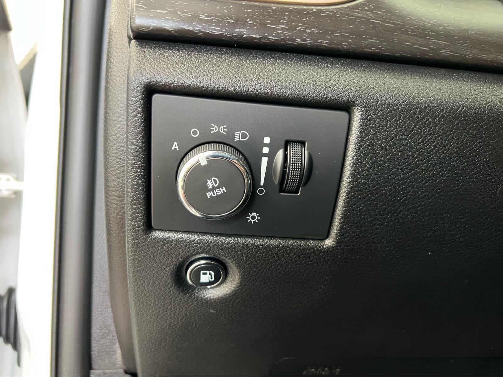 Used 2015 Bright White Clearcoat Jeep Laredo image 26