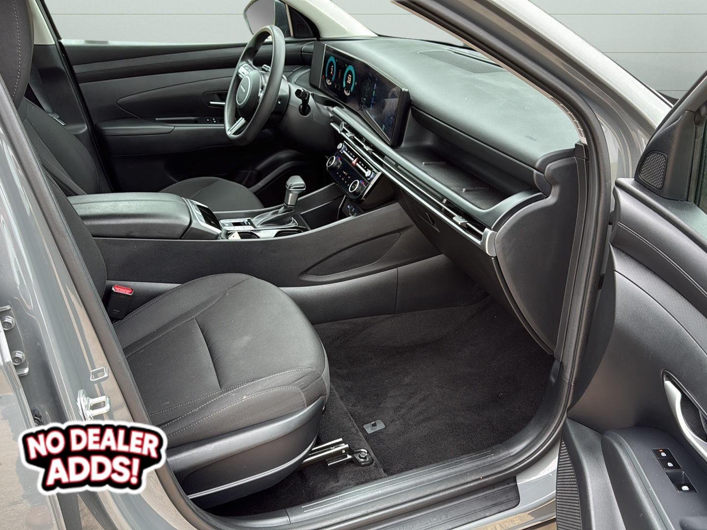 Used 2025 Hampton Gray Hyundai SEL image 25