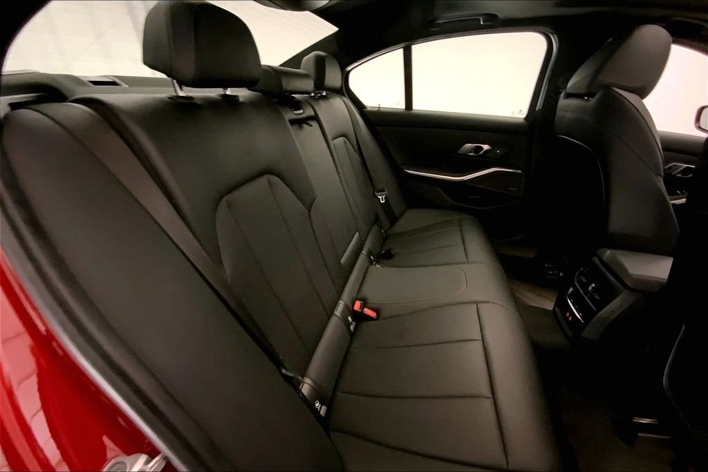 Used 2023 Melbourne Red Metallic BMW  image 15