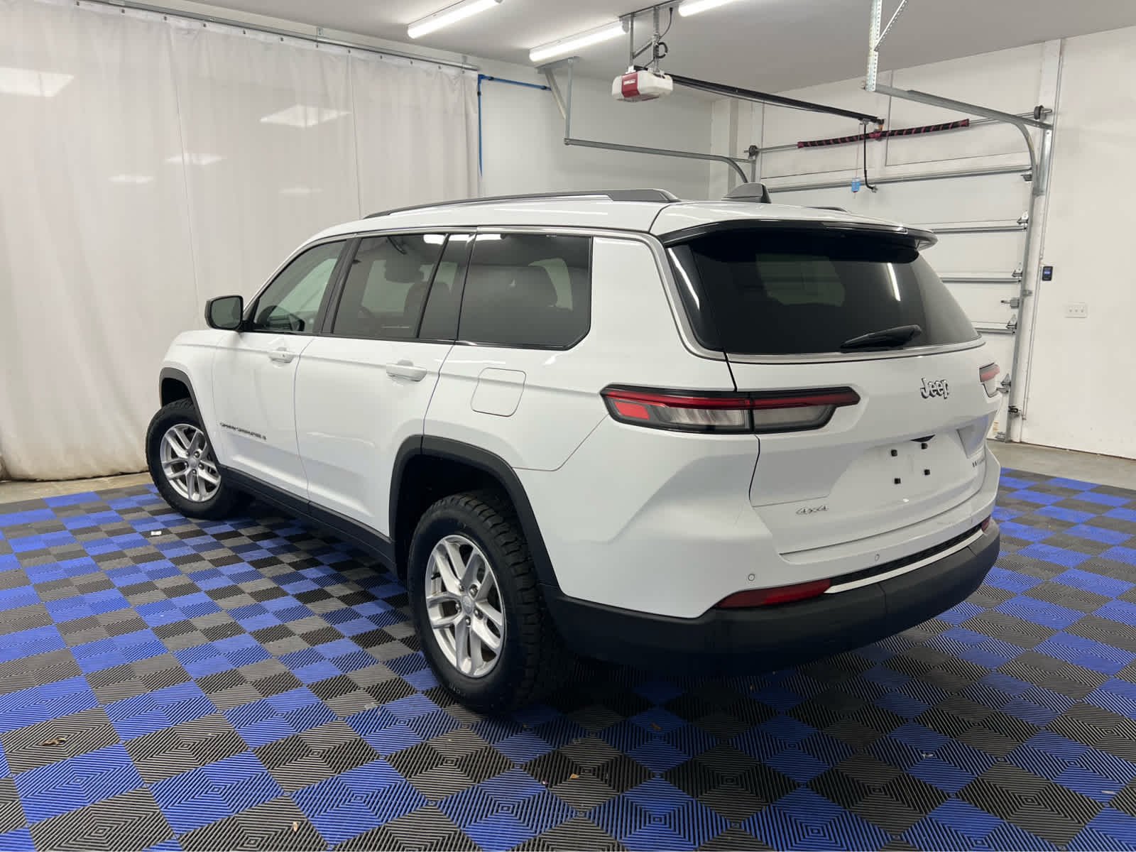 Used 2023 Bright White Clearcoat Jeep Laredo image 7