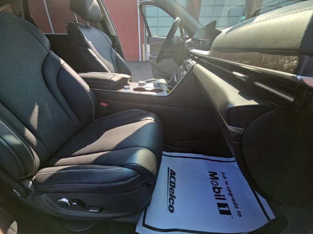 Used 2025 White Genesis 2.5T Prestige image 33
