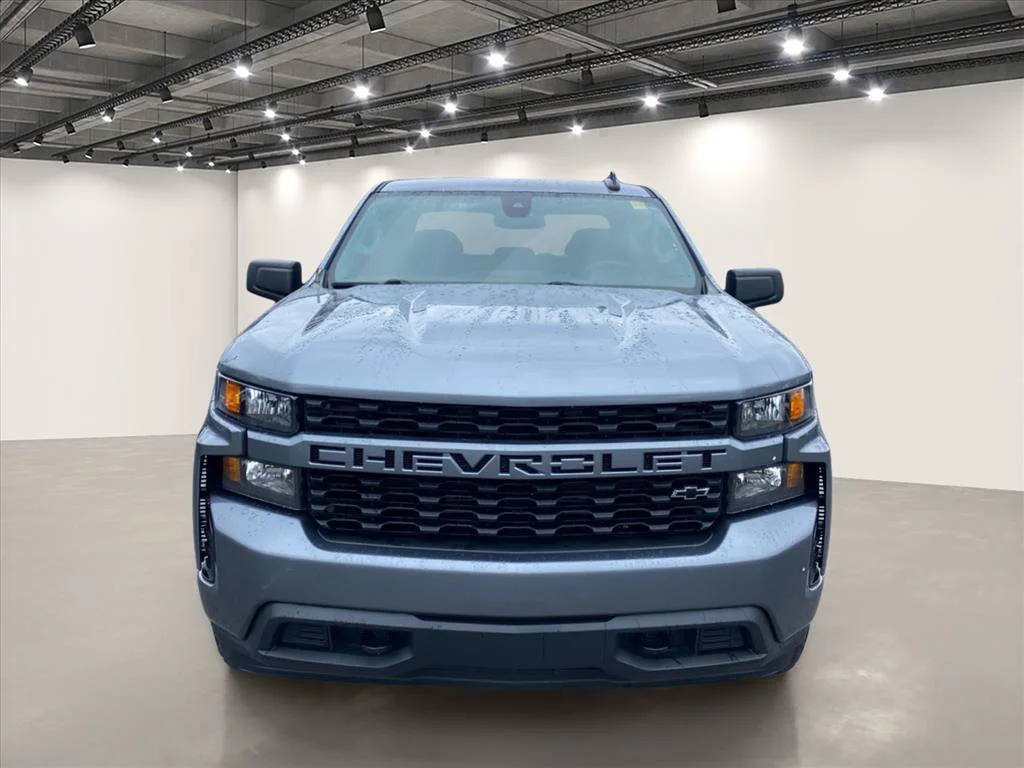 Used 2021 Satin Steel Metallic Chevrolet Custom image 2