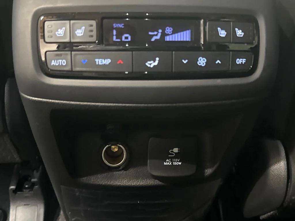Used 2025 Abyss Black Pearl Hyundai SEL Premium image 18