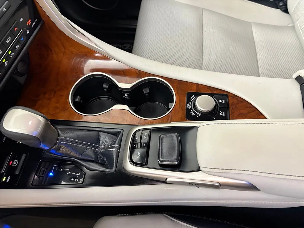 Used 2018 Silver Lexus 450hL Premium image 32