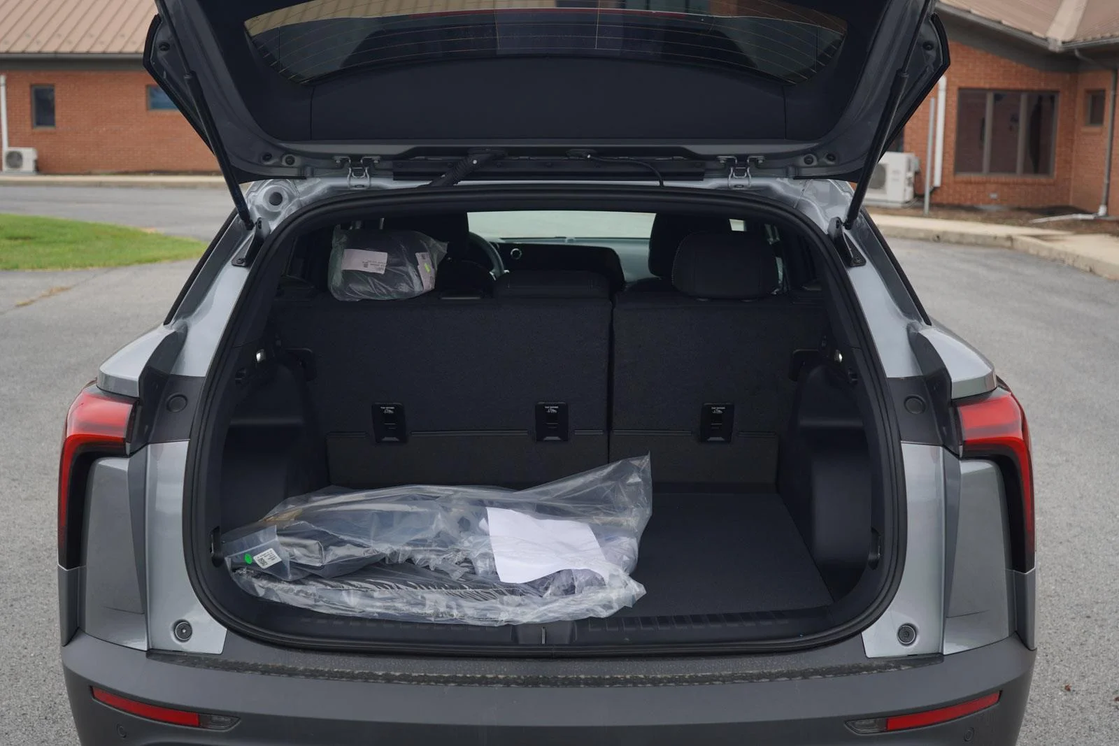 New 2025 Sterling Gray Metallic Chevrolet LT image 5
