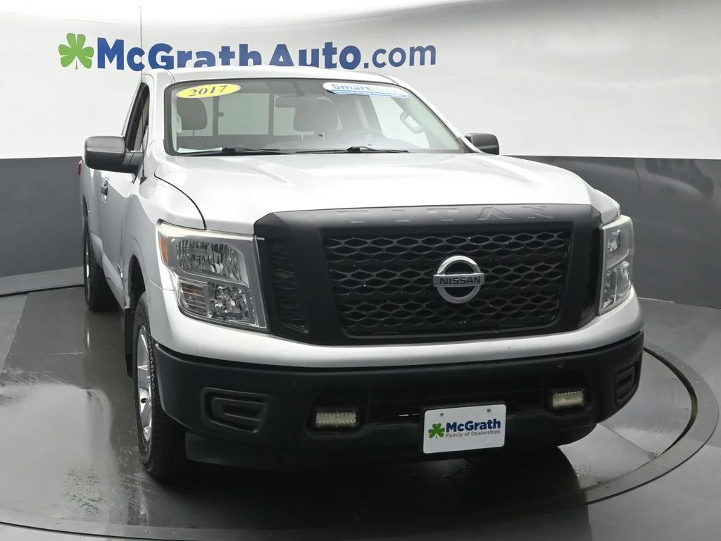 Used 2017 Silver Nissan S image 5