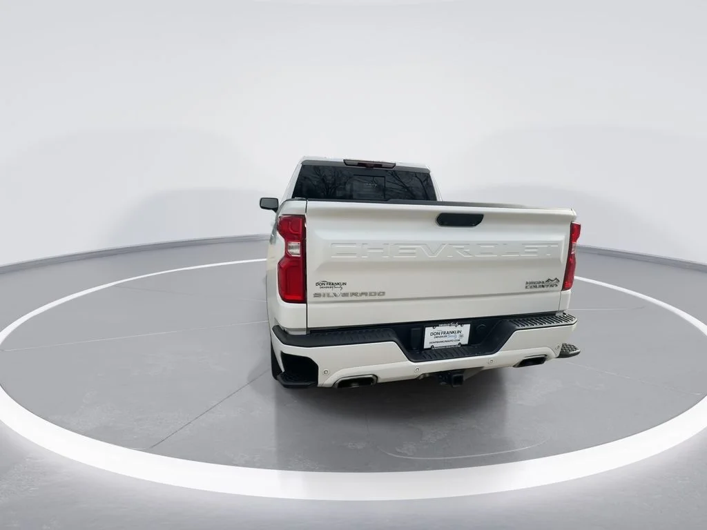 Used 2024 Beige Chevrolet High Country image 7