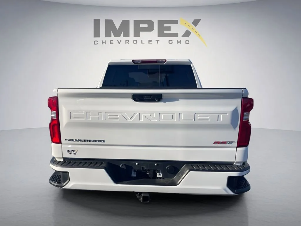 Used 2024 Summit White Chevrolet RST image 4