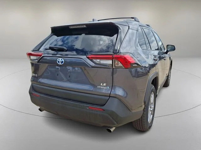Used 2022 Gray Toyota LE image 10