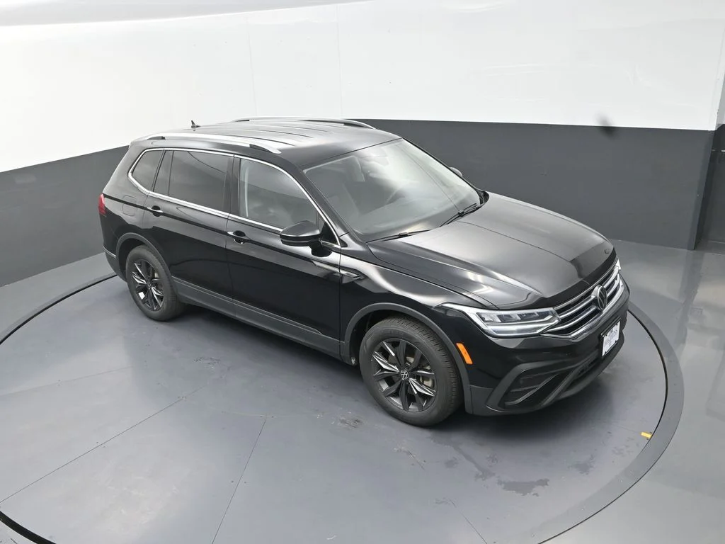 Used 2023 Black Volkswagen 2.0T SE image 13