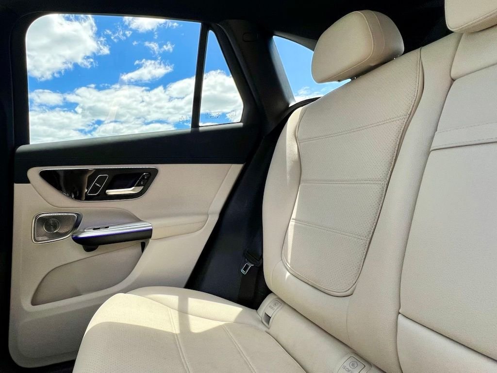 Certified Used 2023  Mercedes-Benz GLC 300 image 14