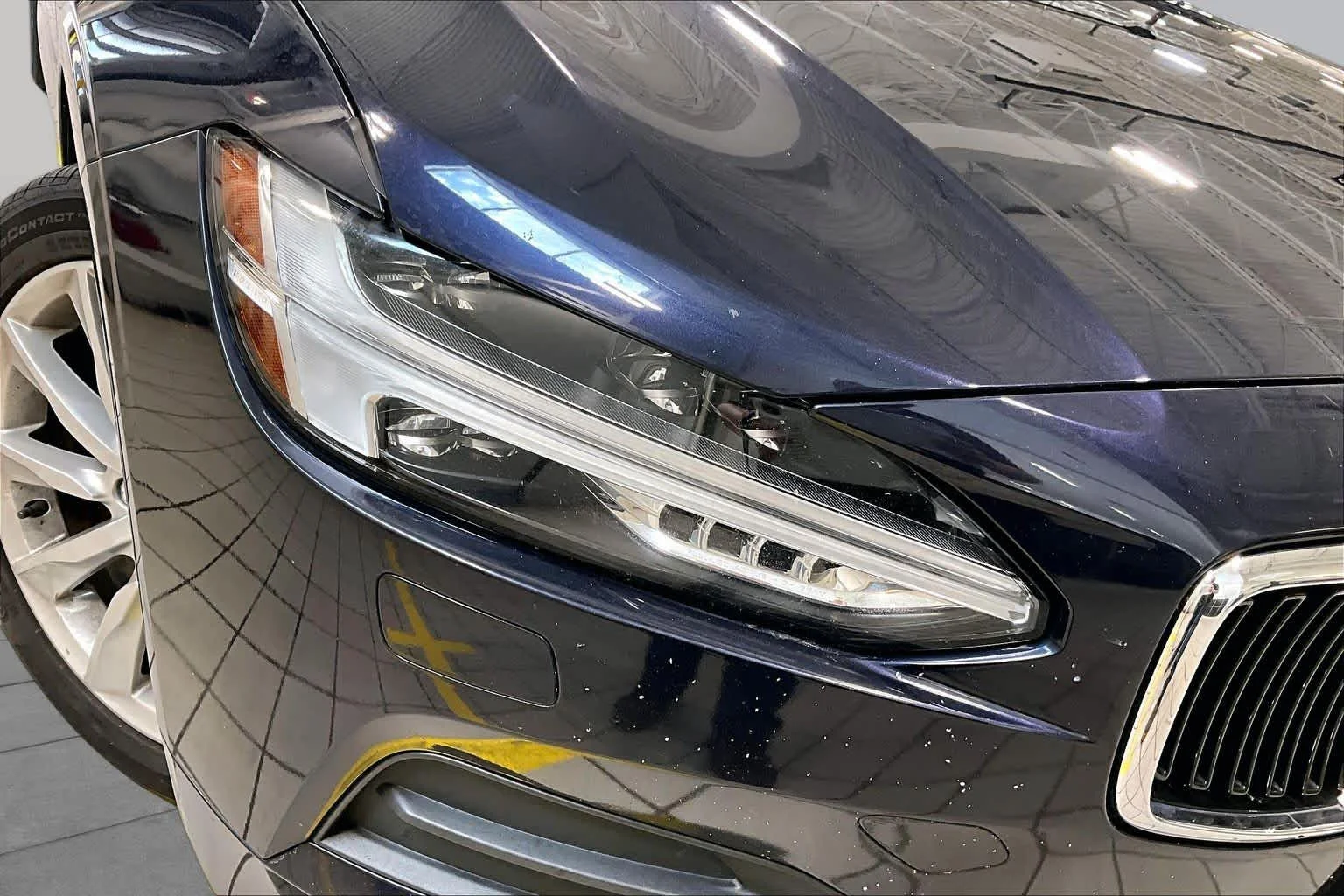 Used 2017 Magic Blue Metallic Volvo Momentum image 26