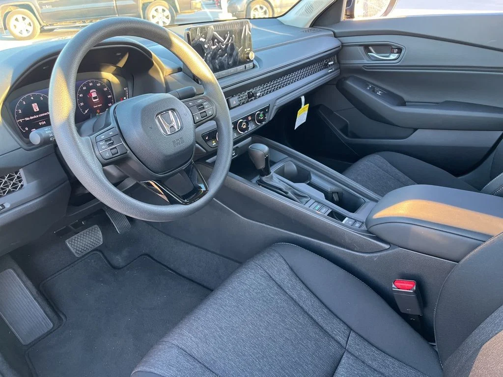 2025 Honda Accord SE - Photo 18