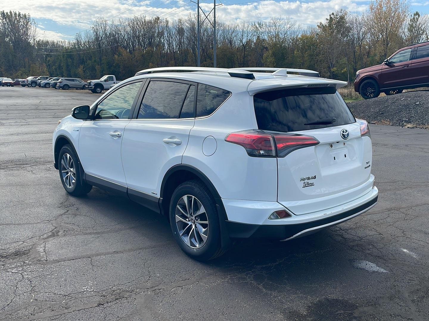 Used 2016 SUPER WHITE TOYOTA TRUCK  image 3
