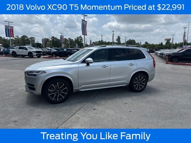 2018 Volvo XC90 T5 AWD Momentum's photo