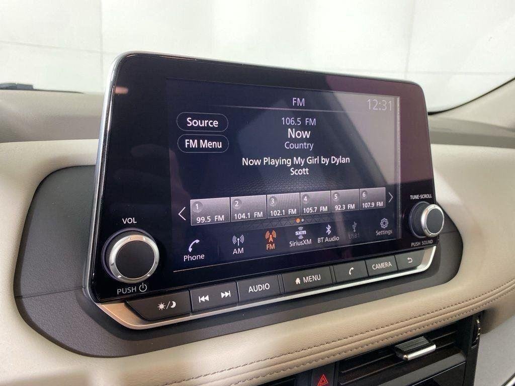 Used 2023 Pearl White Nissan SV image 17