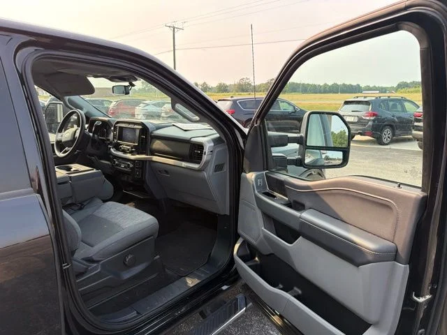 Used 2023 Black Metallic Ford XLT image 21