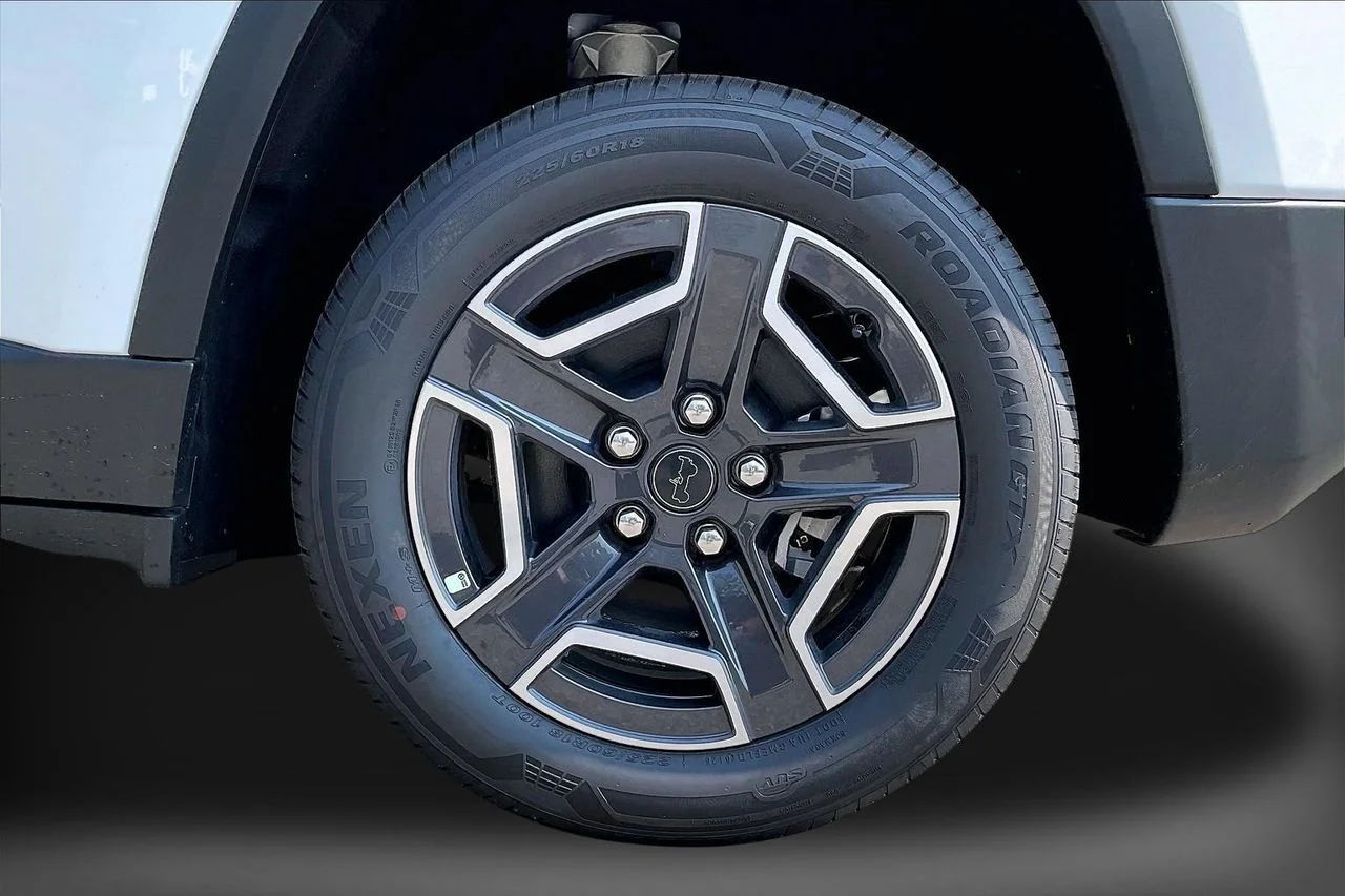 New 2026 Bright White Clearcoat Jeep Laredo image 28