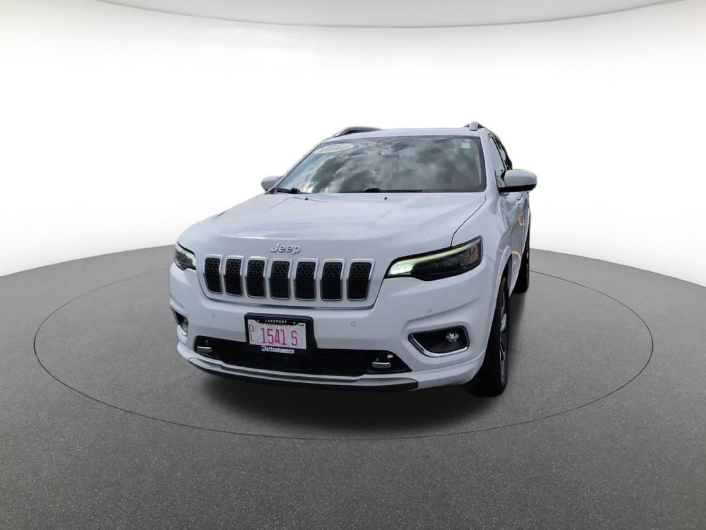 Certified Used 2019 White Jeep Overland image 13