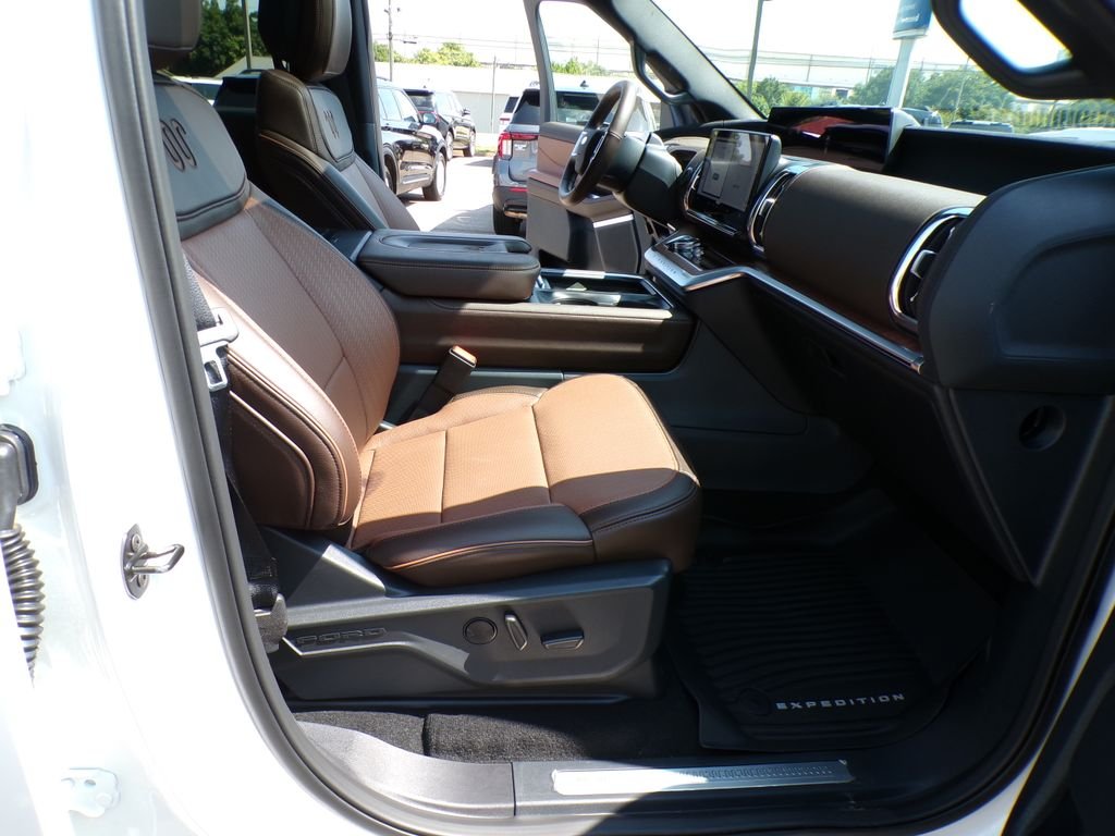 New 2026 Star White Metallic Tri-Coat Ford King Ranch® image 30