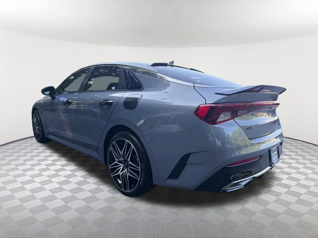 Used 2023 Silver Kia LXS image 7