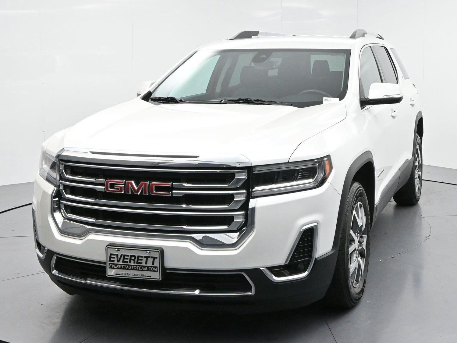 Used 2023 WHITE FROST TRICOAT GMC SLT image 2