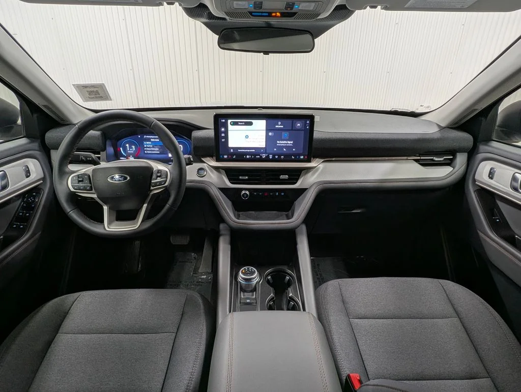 New 2026 Space White Metallic Ford Active image 3
