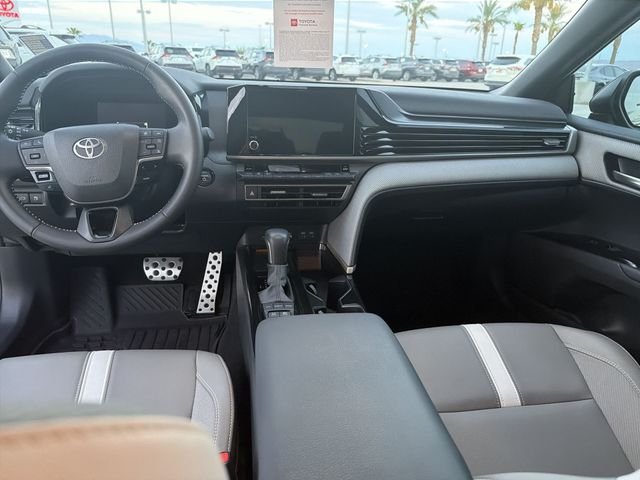 2025 Toyota Camry SE - Photo 14