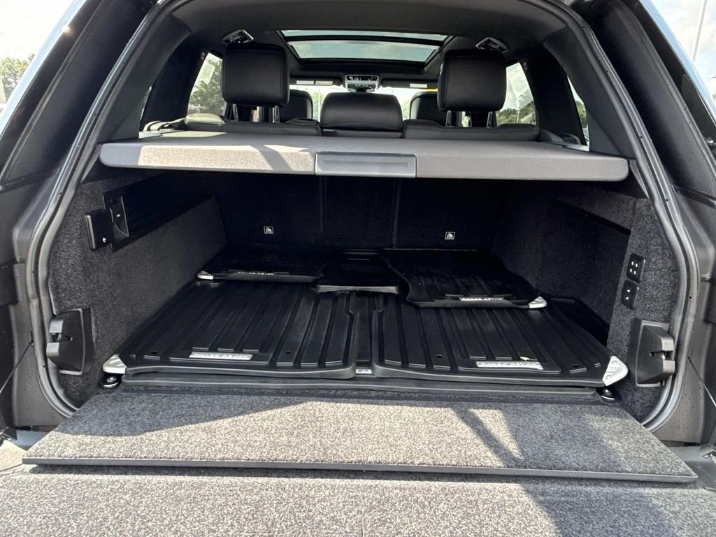 Used 2019 Black Land Rover 5.0L V8 Supercharged image 15