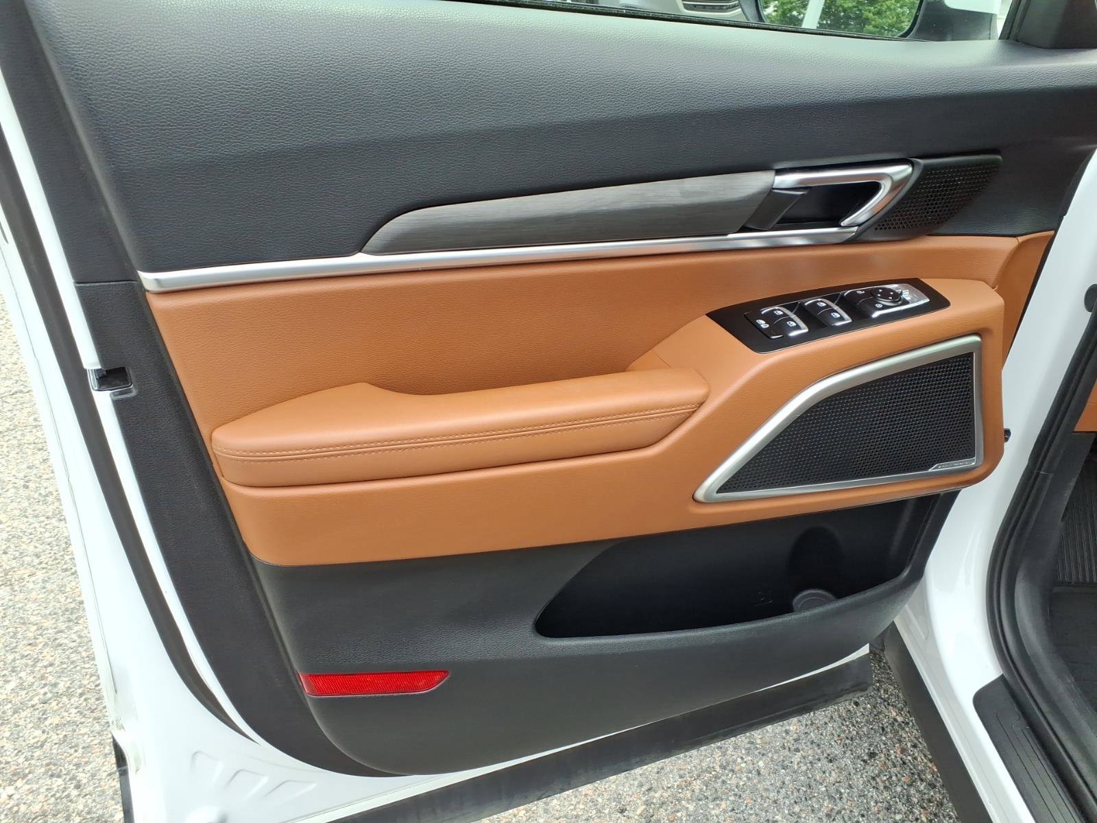 Used 2023 Glacial White Pearl Kia EX X-Line image 19