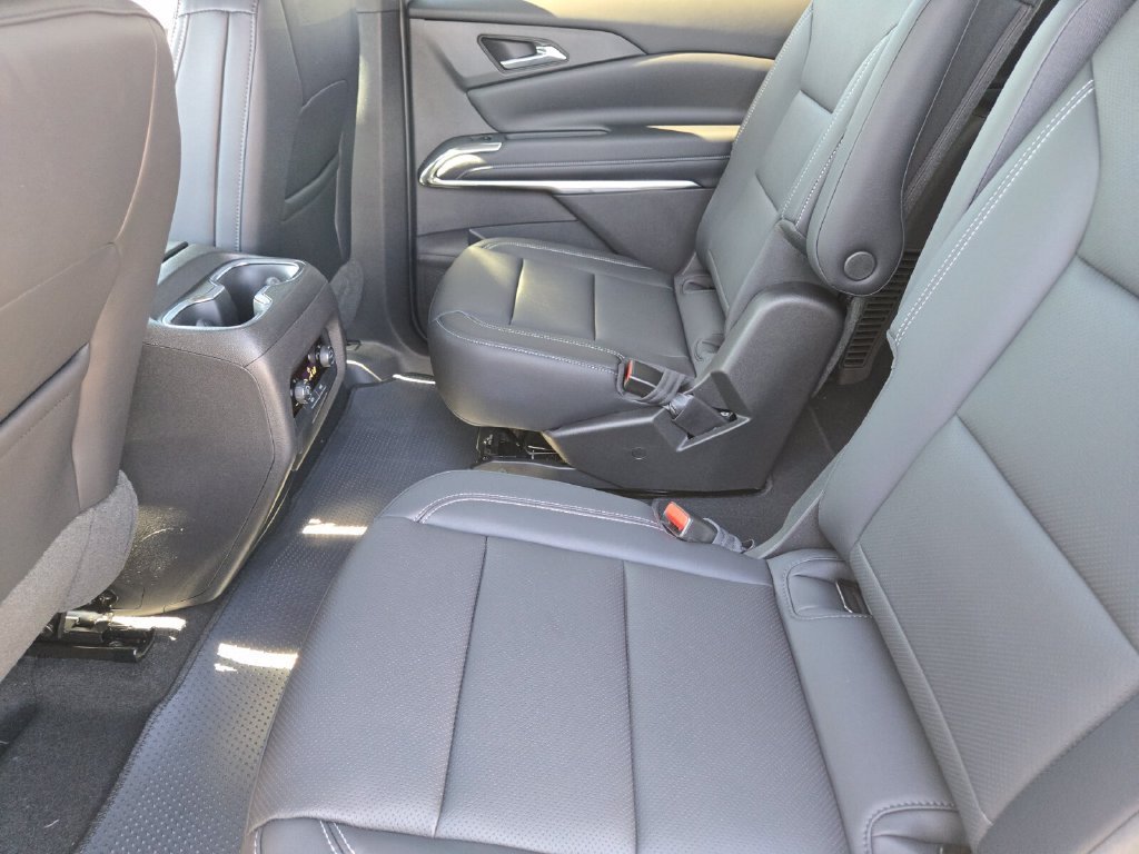 2027 Chevrolet Traverse LT - Photo 7