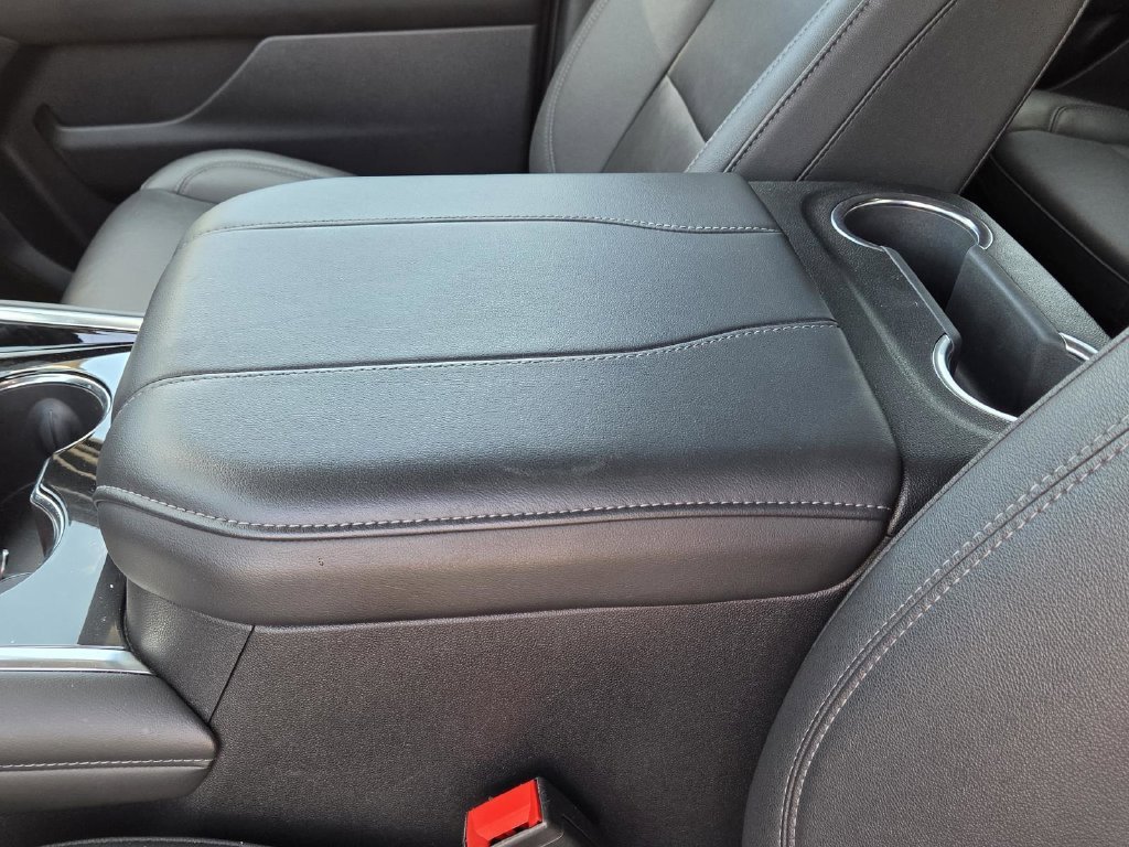 Used 2025 Black Chevrolet Z71 image 31