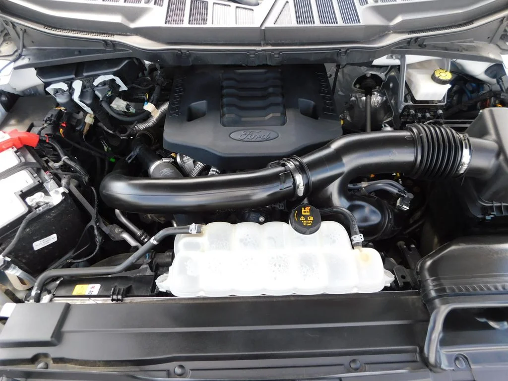 Used 2023 Oxford White Ford XLT image 41