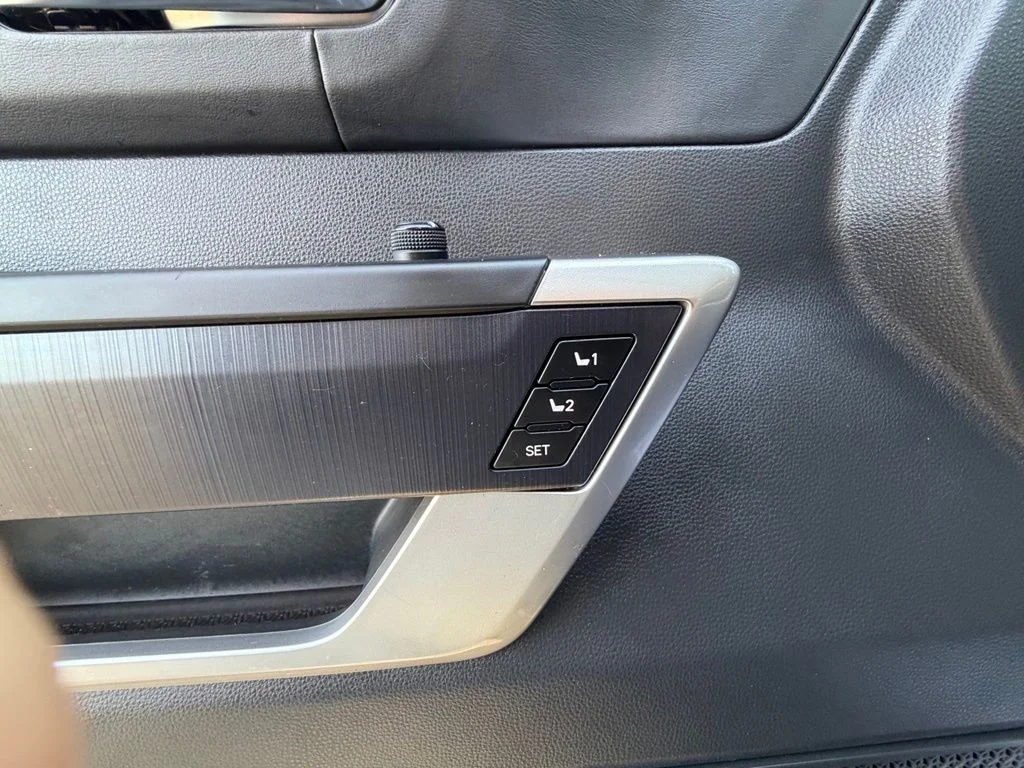 Used 2024  Toyota Platinum image 22