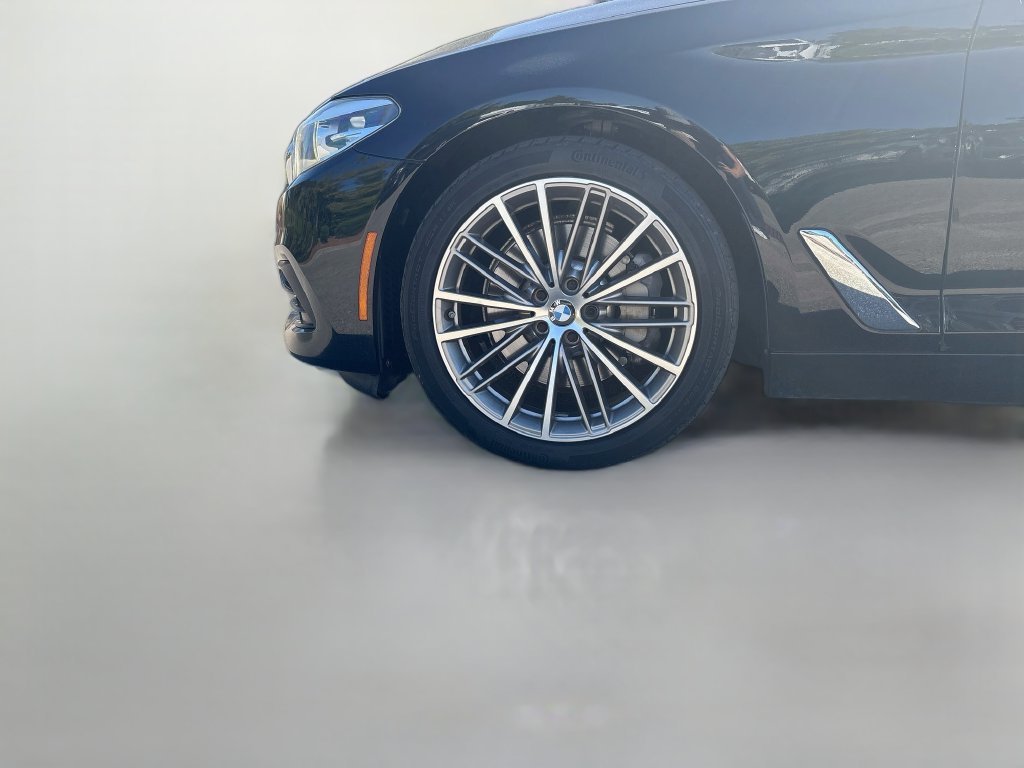 Used 2019 Black BMW 530i image 11