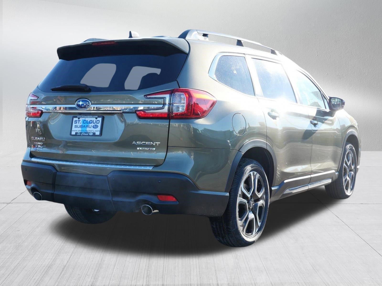 New 2026 AUTUMN GREEN METALLIC Subaru Limited 7-Passenger image 4
