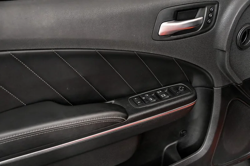 Used 2017 Go Mango Dodge R/T Scat Pack image 13