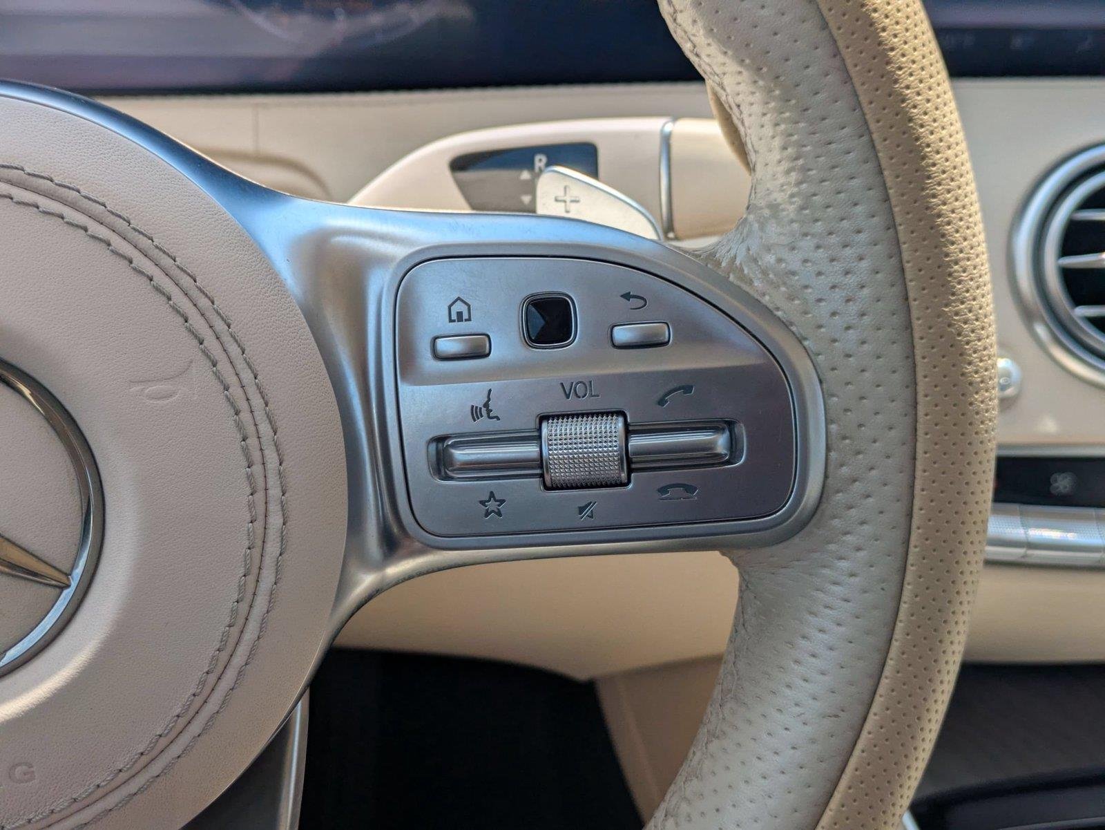 Used 2018 designo Diamond White Metallic Mercedes-Benz S 560 image 19