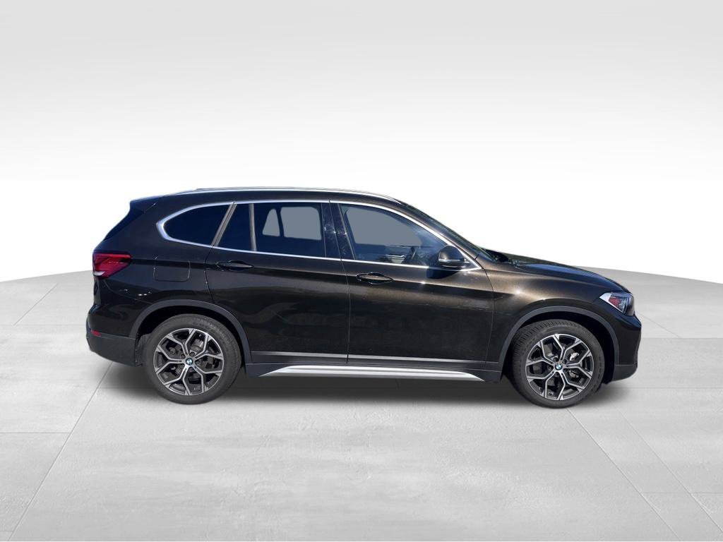 Used 2020 Dark Olive Metallic BMW xDrive28i image 2
