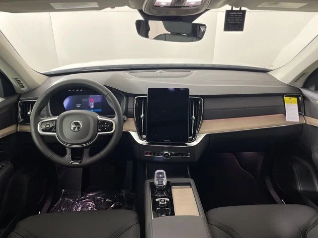 2025 Volvo XC90 Plus - Photo 36