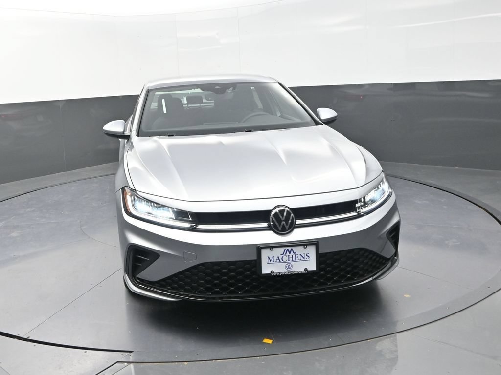Used 2026  Volkswagen 1.5T Sport image 2