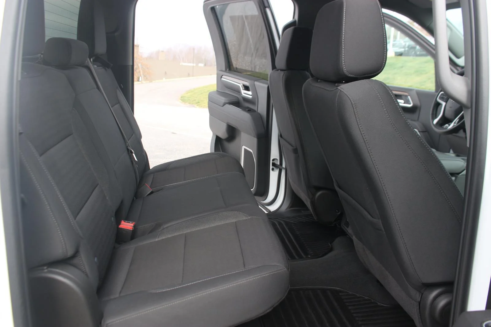 Used 2025 Summit White Chevrolet LT image 38