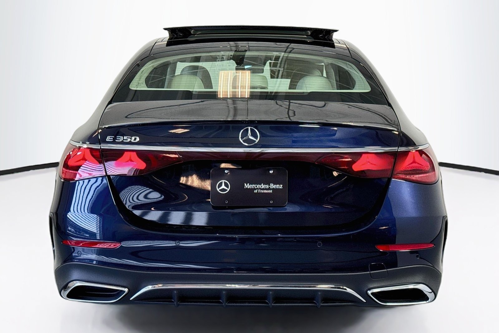 New 2027 Nautical Blue Metallic Mercedes-Benz E 350 image 6