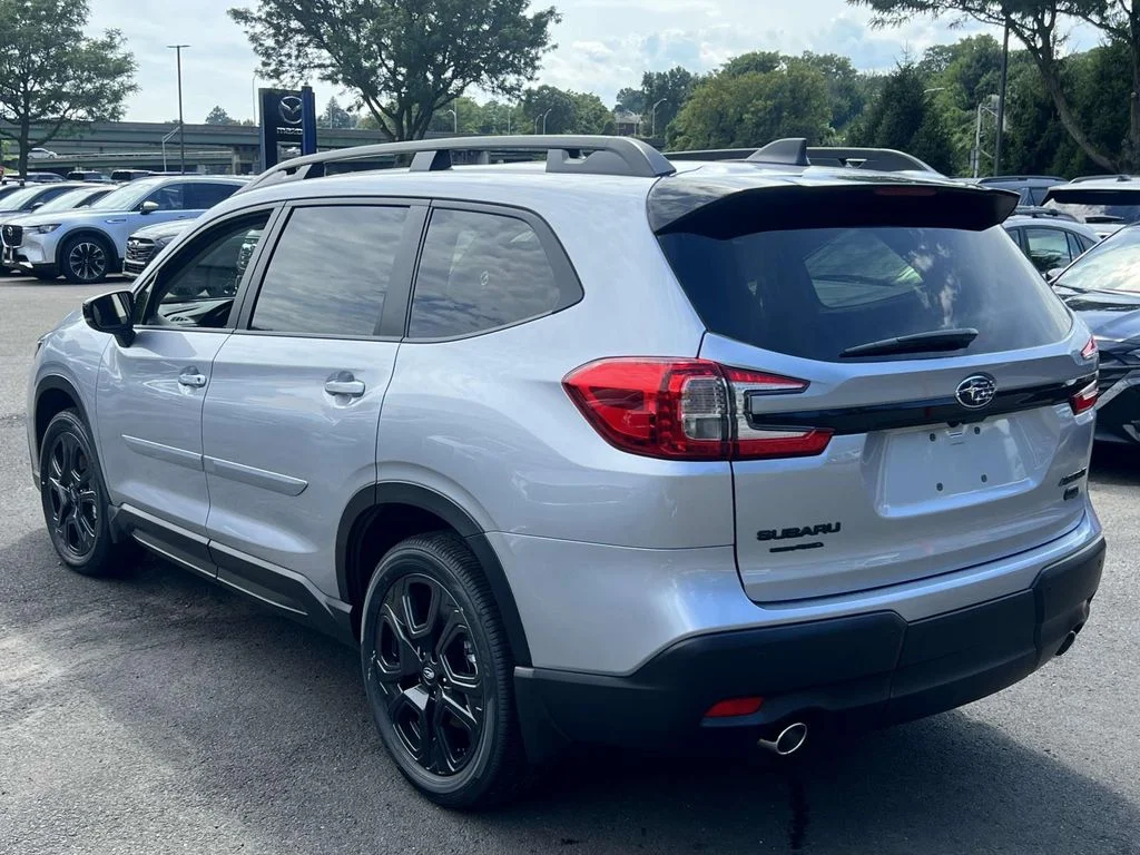 Used 2025 Ice Silver Metallic Subaru Onyx Edition Touring image 5