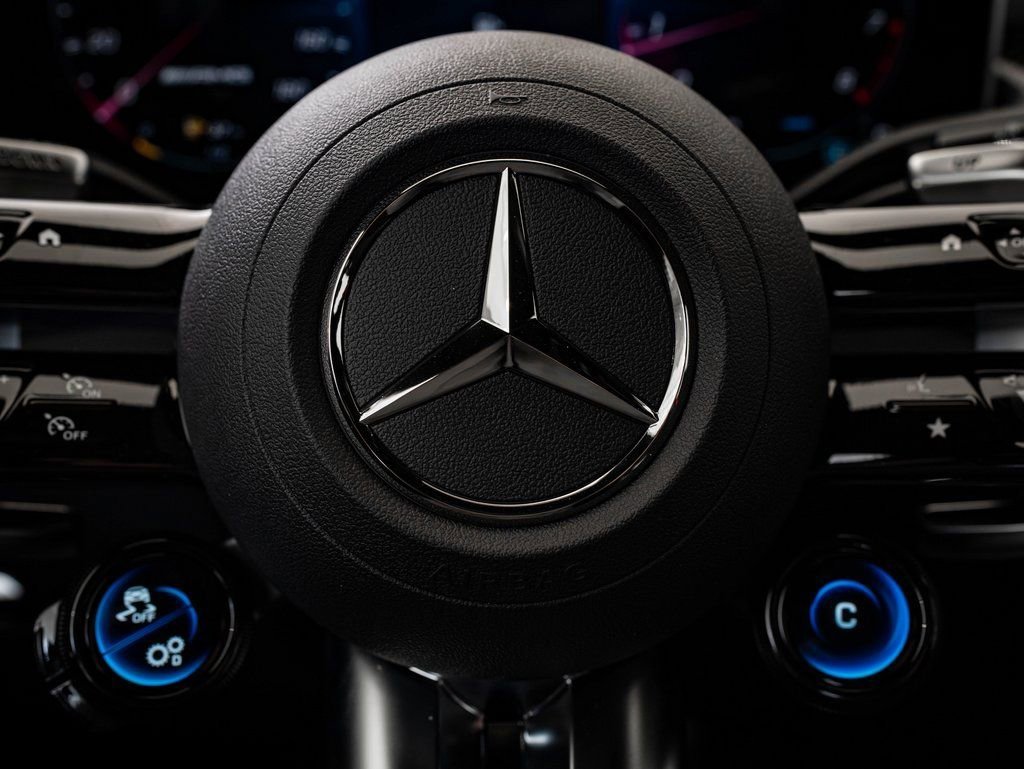New 2026 MANUFAKTUR Moonlight White Metallic Mercedes-Benz GLC 43 AMG® image 34