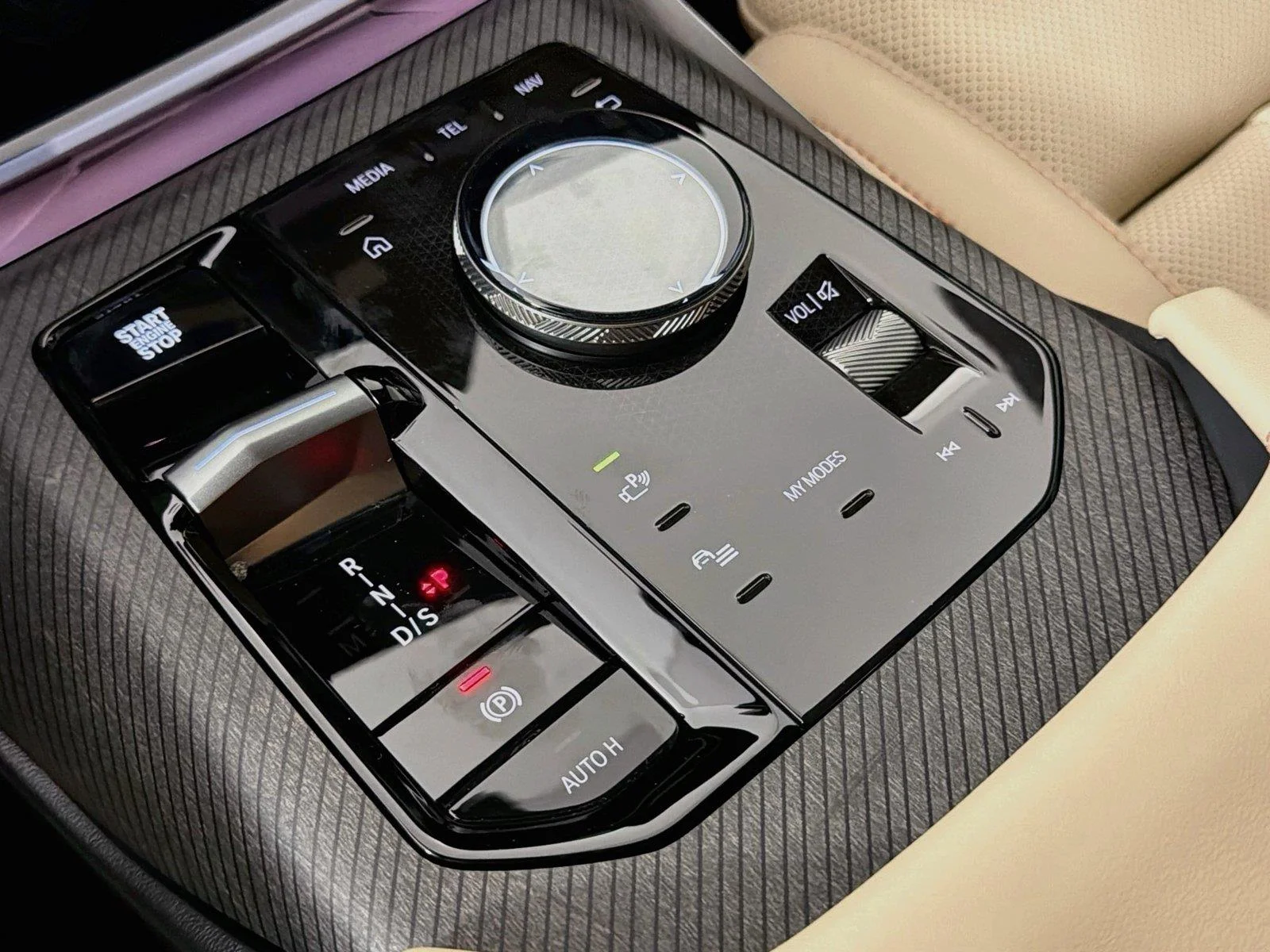 New 2026 Alpine White BMW 30 xDrive image 16