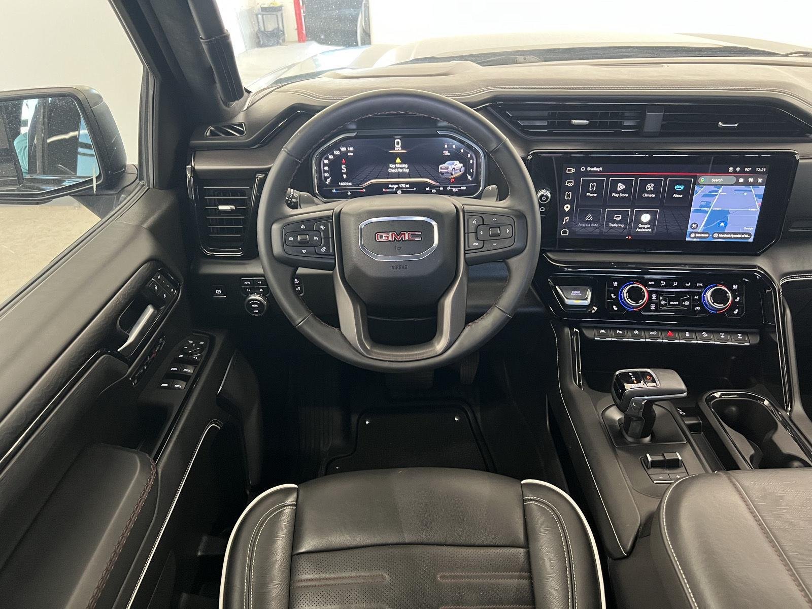 Used 2025 Onyx Black GMC AT4X image 31