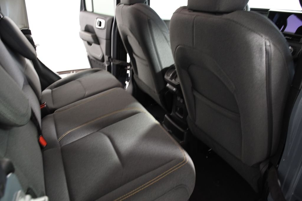 Used 2025 Anvil Clearcoat Jeep Sahara 4xe image 22